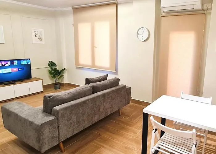 2V1 - Center Apartment 4